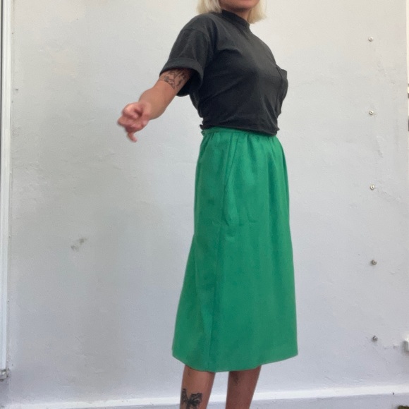 VINTAGE spring green midi skirt - Picture 3 of 6